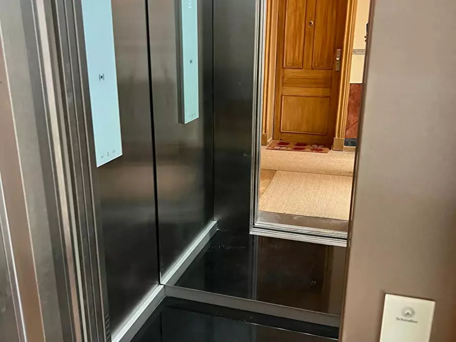 Immagine 5 di Appartamento in affitto  in Lindenallee a Berlin
