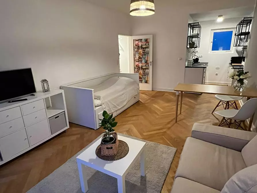 Immagine 8 di Appartamento in affitto  in Lindenallee a Berlin