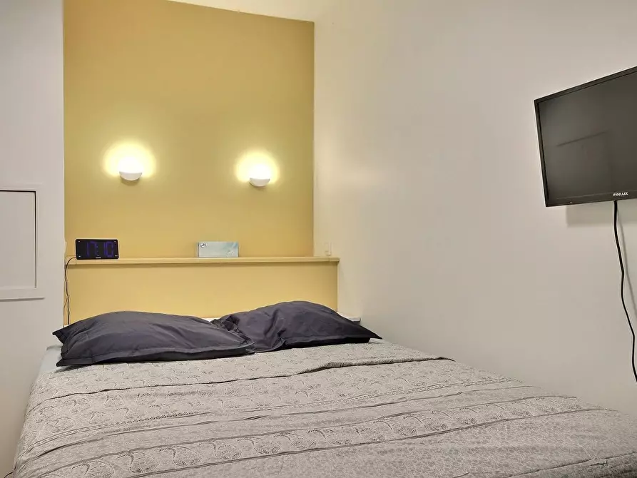 Immagine 2 di Appartamento in affitto  in Rue Paul-Jean Toulet a Paris 20
