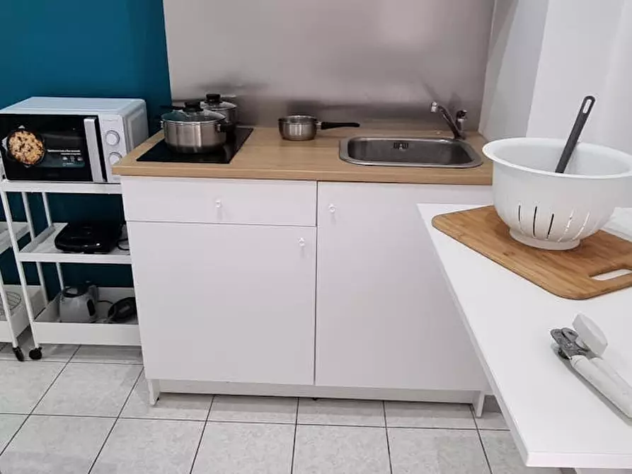 Immagine 6 di Camera in affitto  in Via delle Zite a Napoli