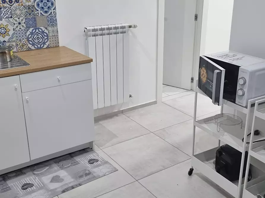 Immagine 8 di Camera in affitto  in Via delle Zite a Napoli