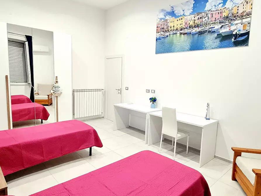 Immagine 5 di Camera in affitto  in Via delle Zite a Napoli