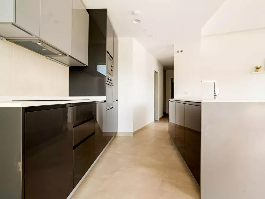 Immagine 10 di Appartamento in affitto  in Calle del Jacaranda a Madrid