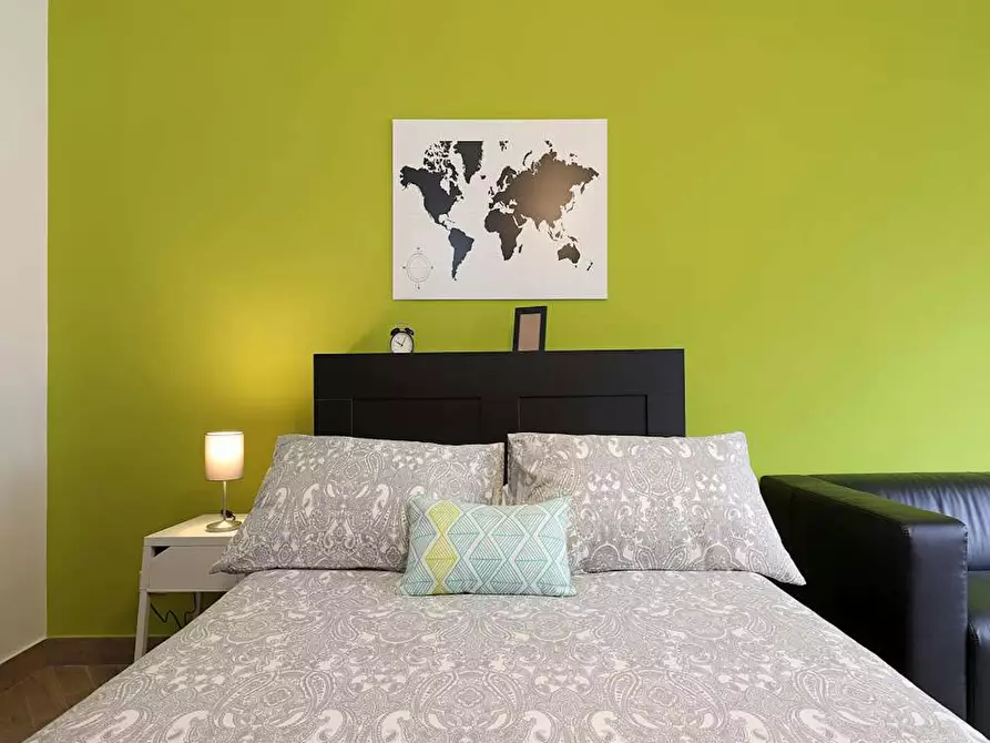 Immagine 2 di Camera in affitto  in Via Antonino Lo Surdo a Roma