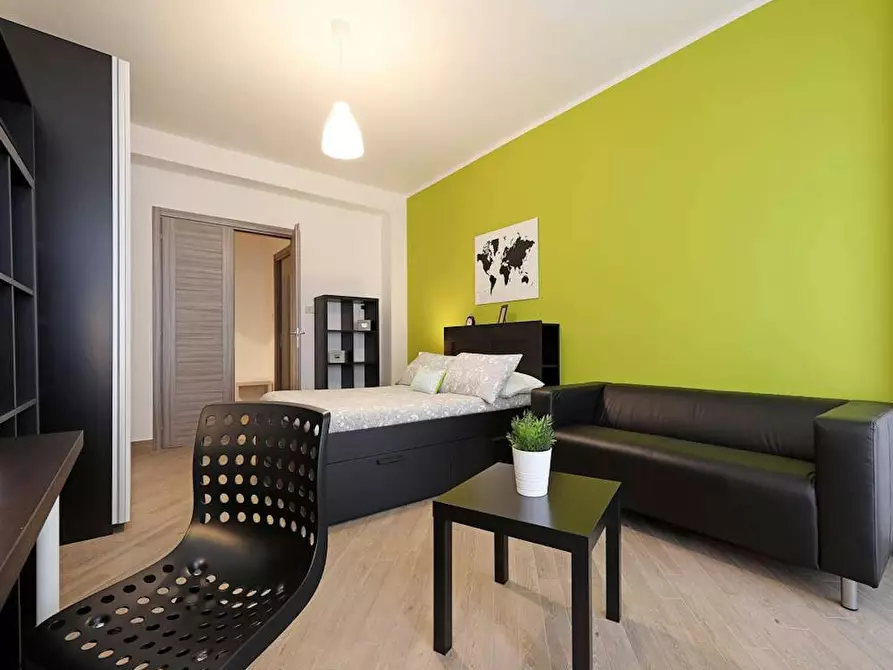 Immagine 5 di Camera in affitto  in Via Antonino Lo Surdo a Roma