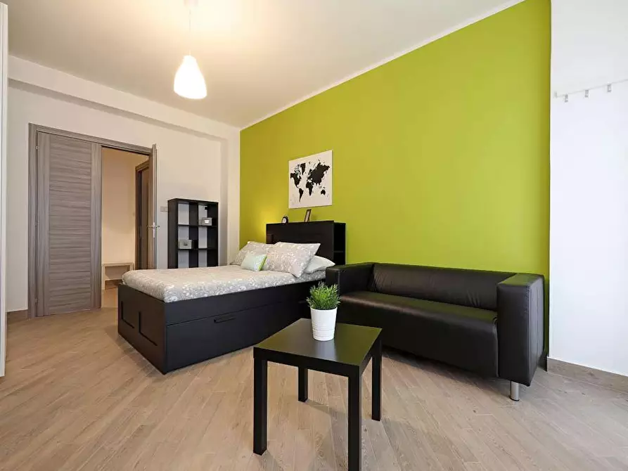 Immagine 6 di Camera in affitto  in Via Antonino Lo Surdo a Roma