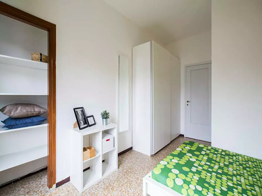 Immagine 5 di Camera in affitto  in Viale Carlo Espinasse a Milano