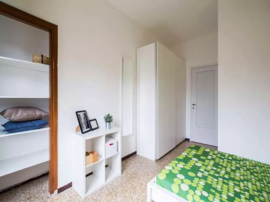 Immagine 2 di Camera in affitto  in Viale Carlo Espinasse a Milano