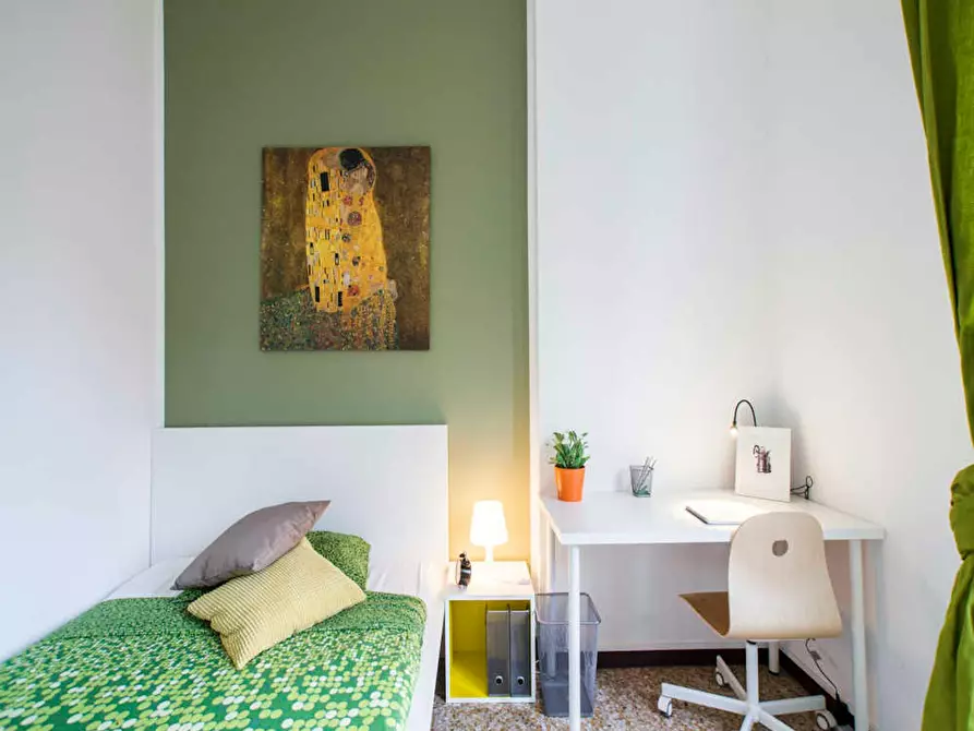 Immagine 2 di Camera in affitto  in Viale Carlo Espinasse a Milano