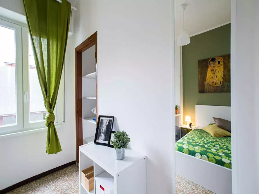 Immagine 4 di Camera in affitto  in Viale Carlo Espinasse a Milano