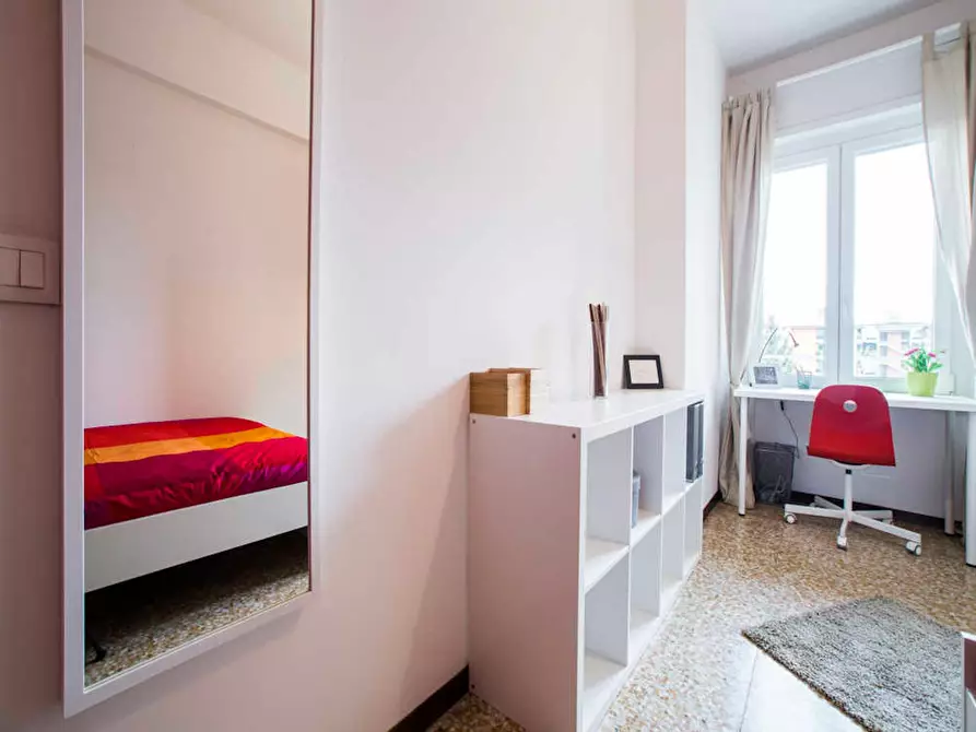 Immagine 2 di Camera in affitto  in Viale Carlo Espinasse a Milano