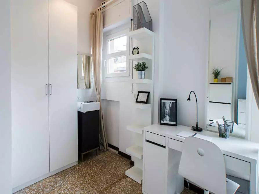 Immagine 5 di Camera in affitto  in Viale Carlo Espinasse a Milano