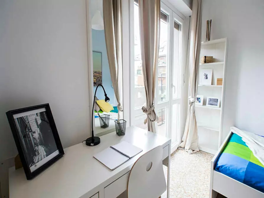 Immagine 10 di Camera in affitto  in Viale Carlo Espinasse a Milano