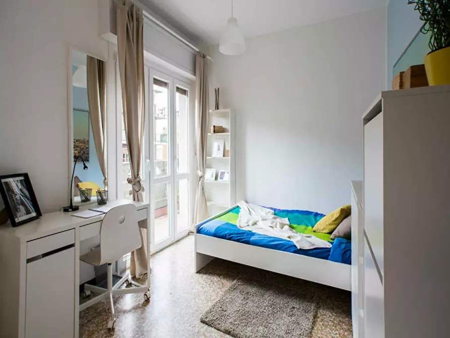 Immagine 1 di Camera in affitto  in Viale Carlo Espinasse a Milano