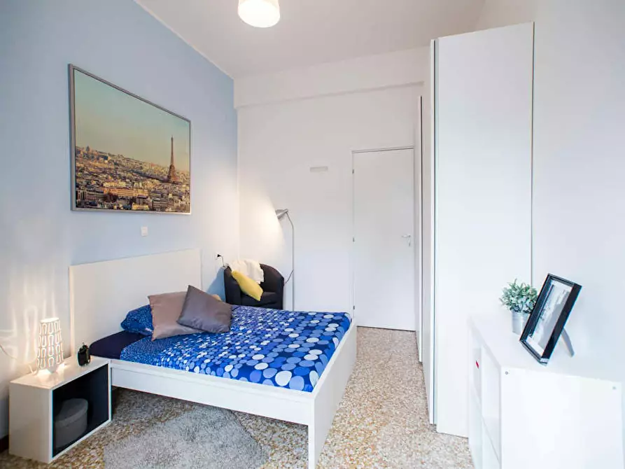 Immagine 1 di Camera in affitto  in Viale Carlo Espinasse a Milano