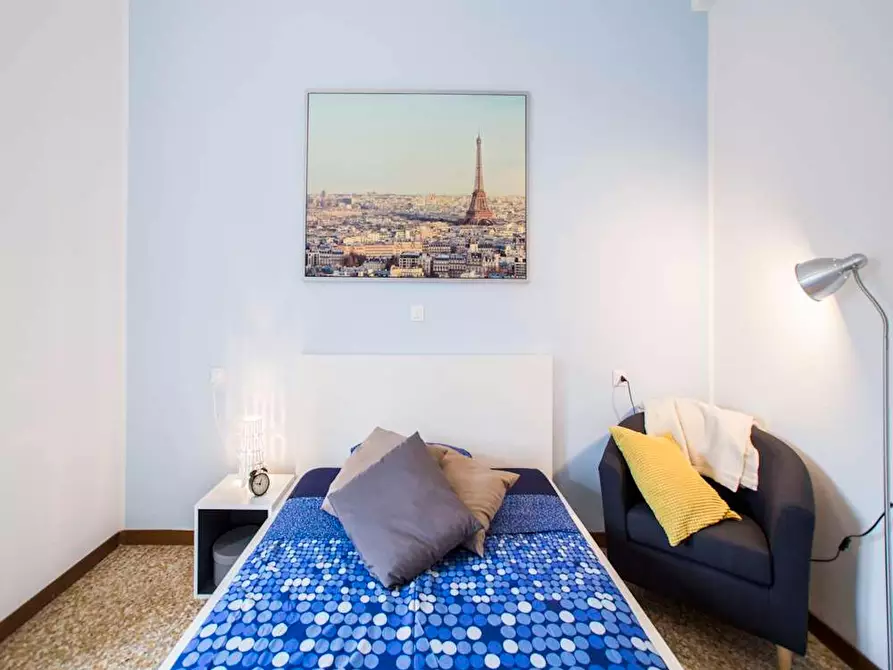 Immagine 4 di Camera in affitto  in Viale Carlo Espinasse a Milano