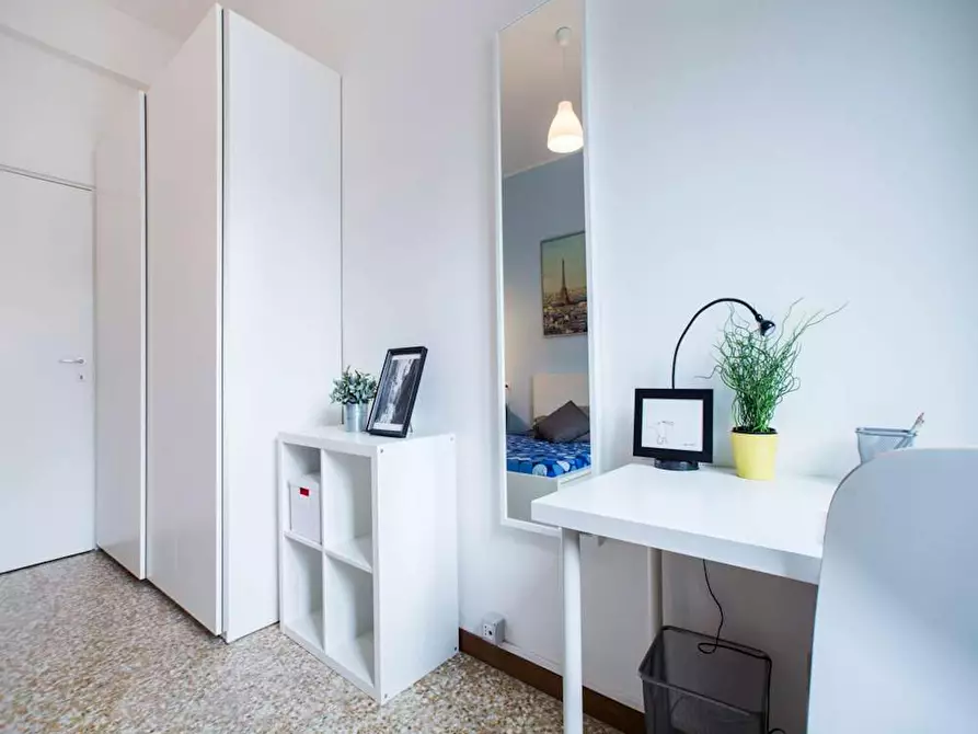 Immagine 6 di Camera in affitto  in Viale Carlo Espinasse a Milano