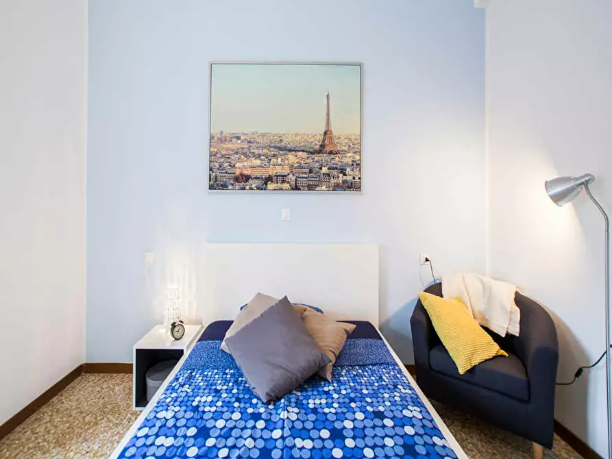 Immagine 3 di Camera in affitto  in Viale Carlo Espinasse a Milano