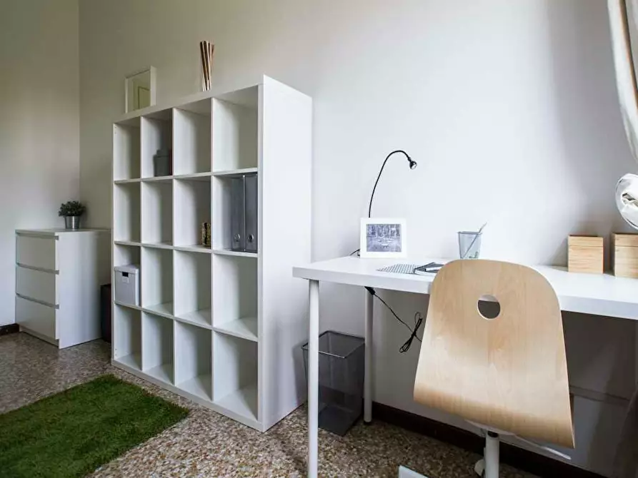 Immagine 5 di Camera in affitto  in Viale Carlo Espinasse a Milano