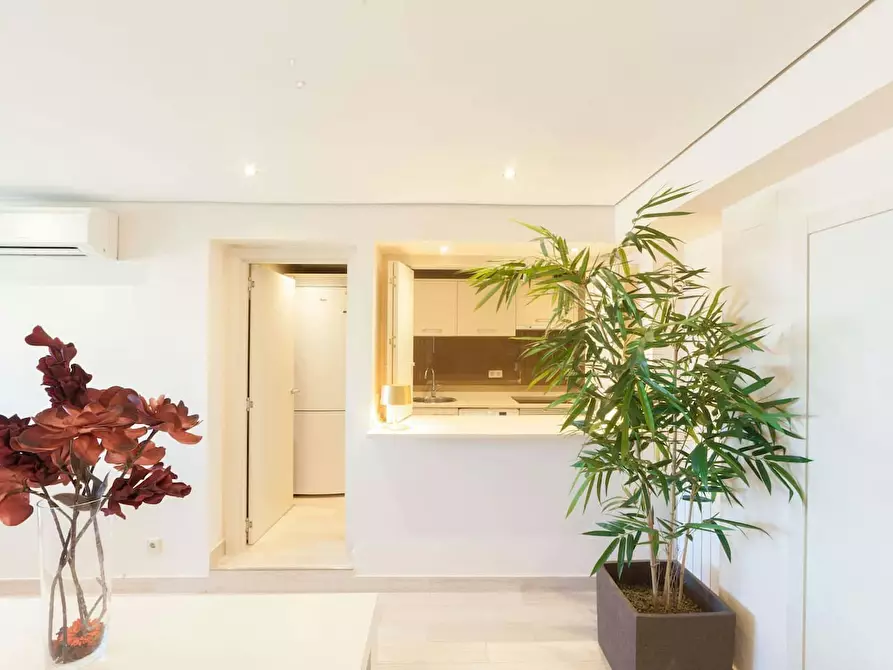 Immagine 10 di Appartamento in affitto  in Calle de Orense a Madrid