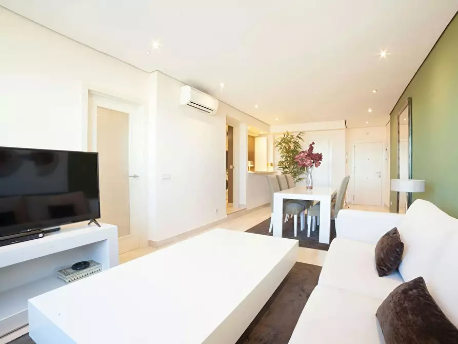 Immagine 4 di Appartamento in affitto  in Calle de Orense a Madrid