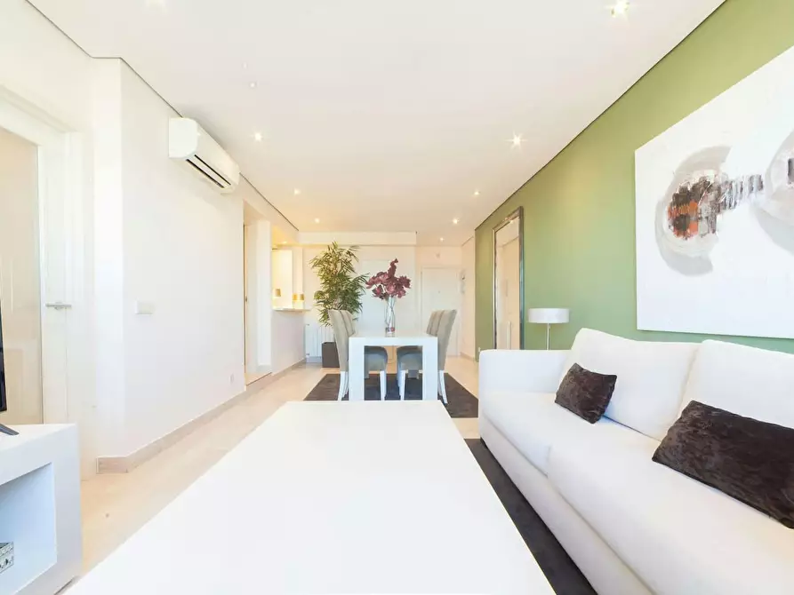 Immagine 2 di Appartamento in affitto  in Calle de Orense a Madrid