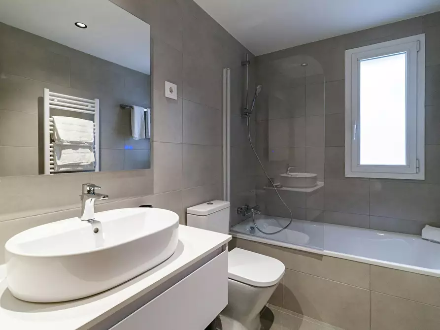 Immagine 7 di Appartamento in affitto  in Calle del Doctor Fleming a Madrid