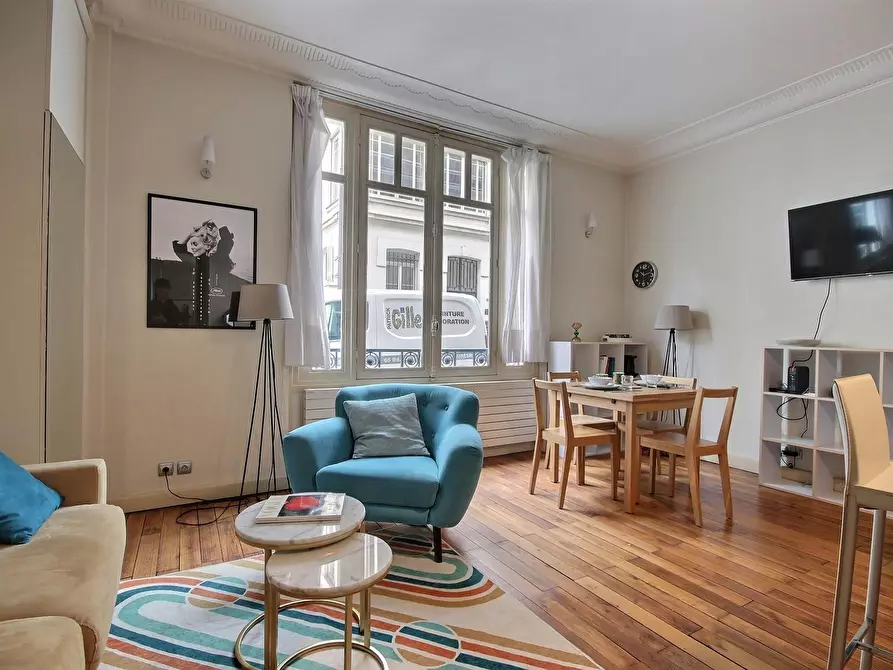 Immagine 1 di Appartamento in affitto  in Rue de l'Assomption a Paris 16