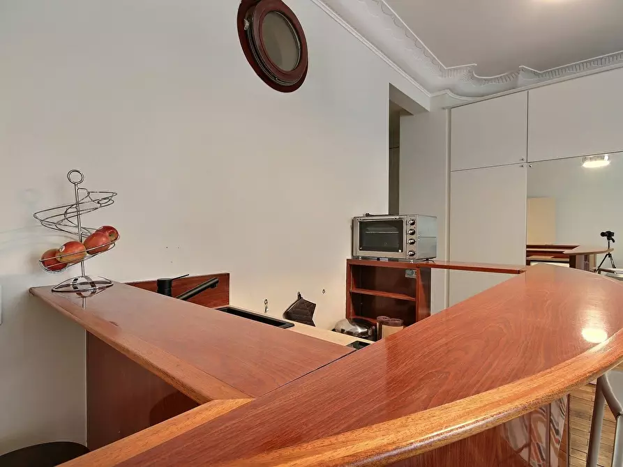 Immagine 9 di Appartamento in affitto  in Rue de l'Assomption a Paris 16