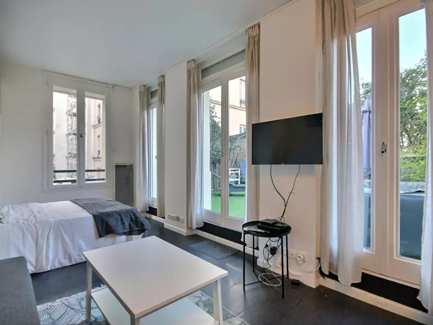Immagine 1 di Appartamento in affitto  in Rue des Batignolles a Paris 17