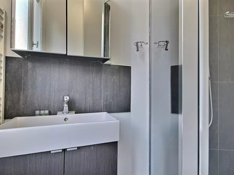 Immagine 8 di Appartamento in affitto  in Rue des Batignolles a Paris 17