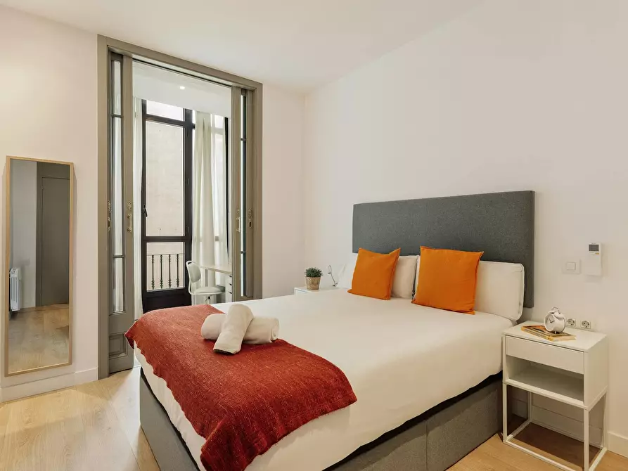 Immagine 1 di Camera in affitto  in Carrer de Balmes a Barcelona