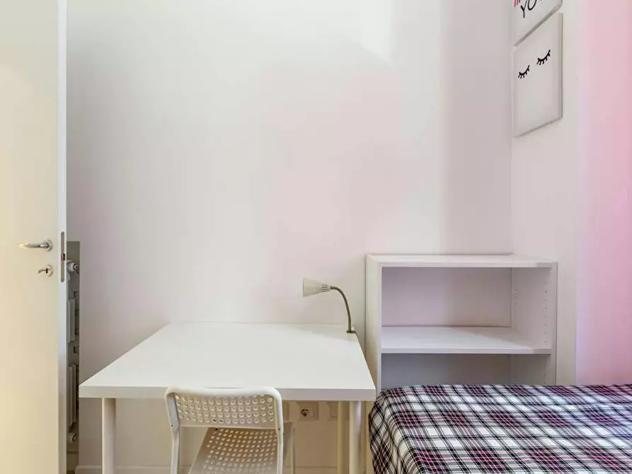 Immagine 4 di Camera in affitto  in Via Pantigliate a Milano