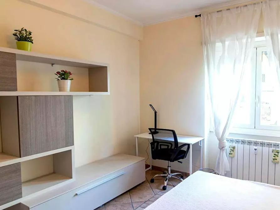 Immagine 2 di Camera in affitto  in Via Calpurnio Fiamma a Roma
