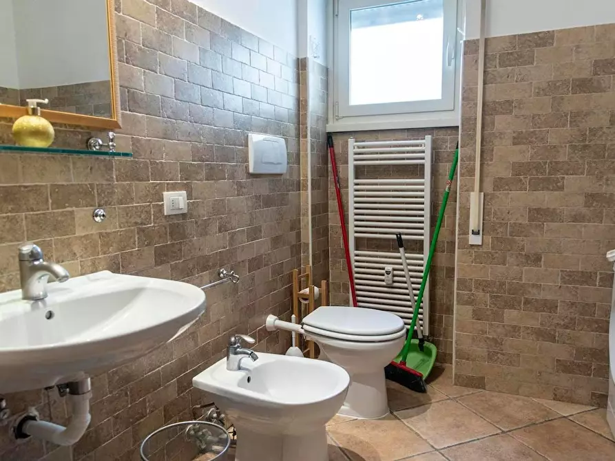 Immagine 9 di Camera in affitto  in Via Calpurnio Fiamma a Roma