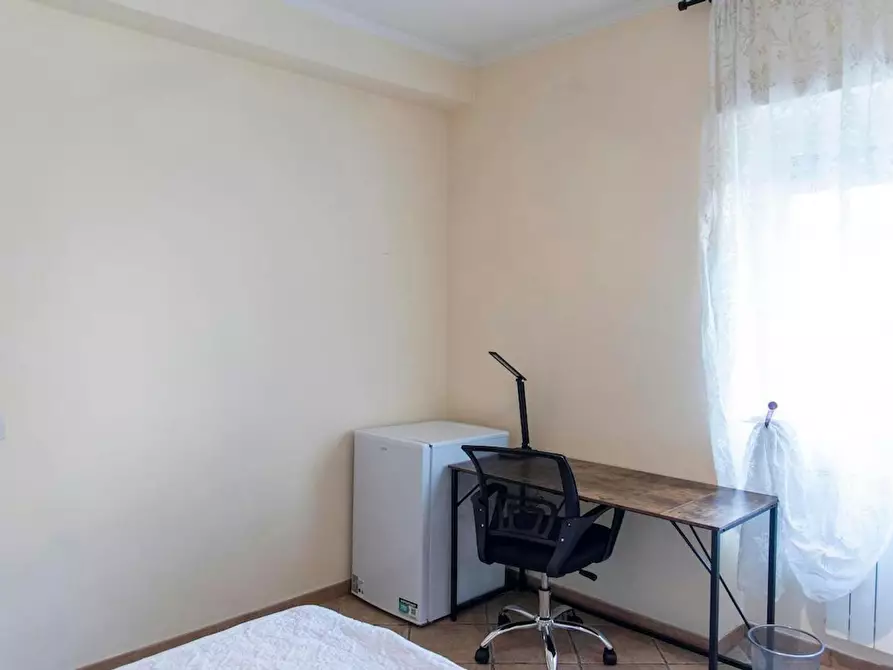 Immagine 2 di Camera in affitto  in Via Calpurnio Fiamma a Roma