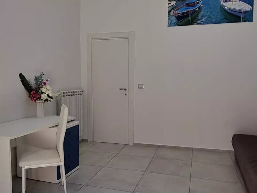 Immagine 7 di Camera in affitto  in Via delle Zite a Napoli