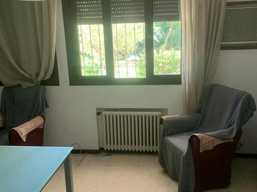 Immagine 10 di Camera in affitto  in Calle Óscar Carvallo a Sevilla