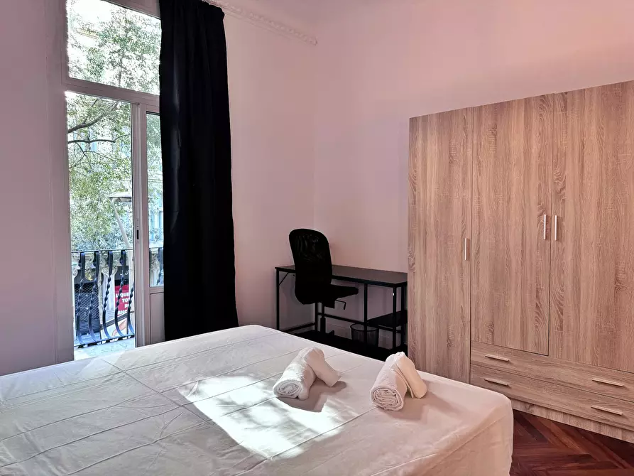 Immagine 8 di Camera in affitto  in Carrer de Pau Claris a Barcelona