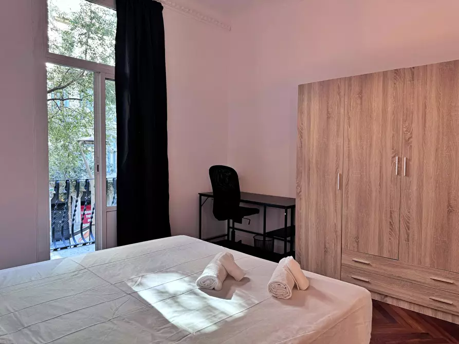 Immagine 3 di Camera in affitto  in Carrer de Pau Claris a Barcelona