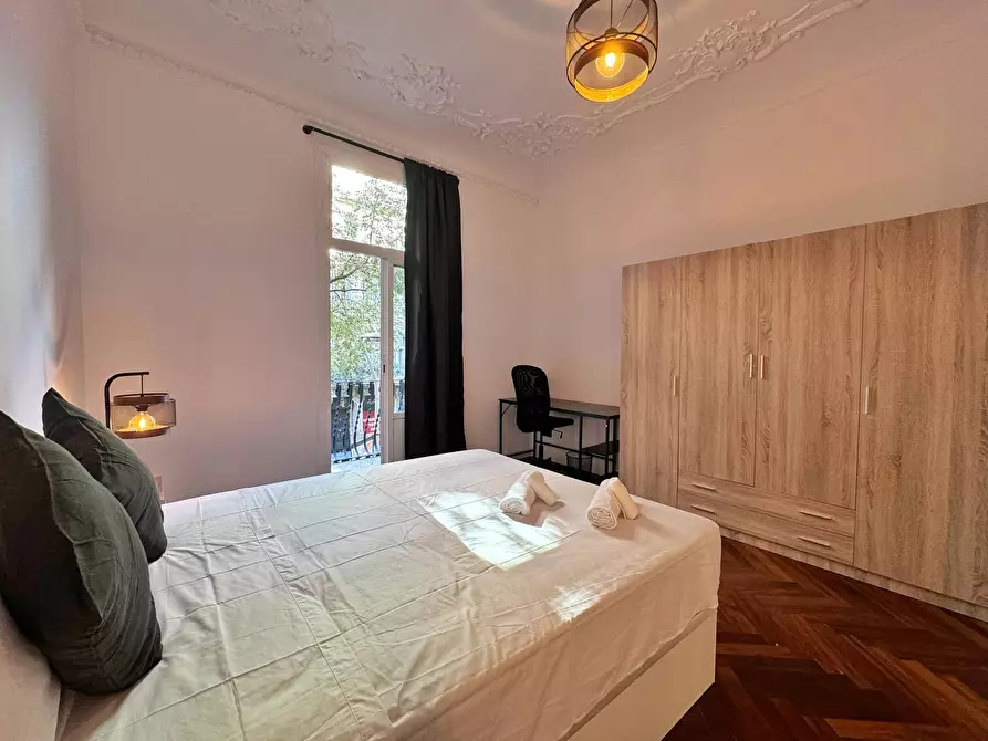 Immagine 2 di Camera in affitto  in Carrer de Pau Claris a Barcelona