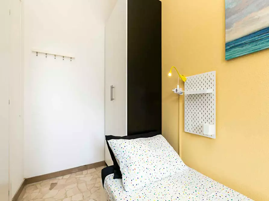 Immagine 5 di Camera in affitto  in Viale Beatrice d'Este a Milano