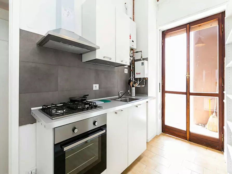 Immagine 10 di Camera in affitto  in Viale Beatrice d'Este a Milano