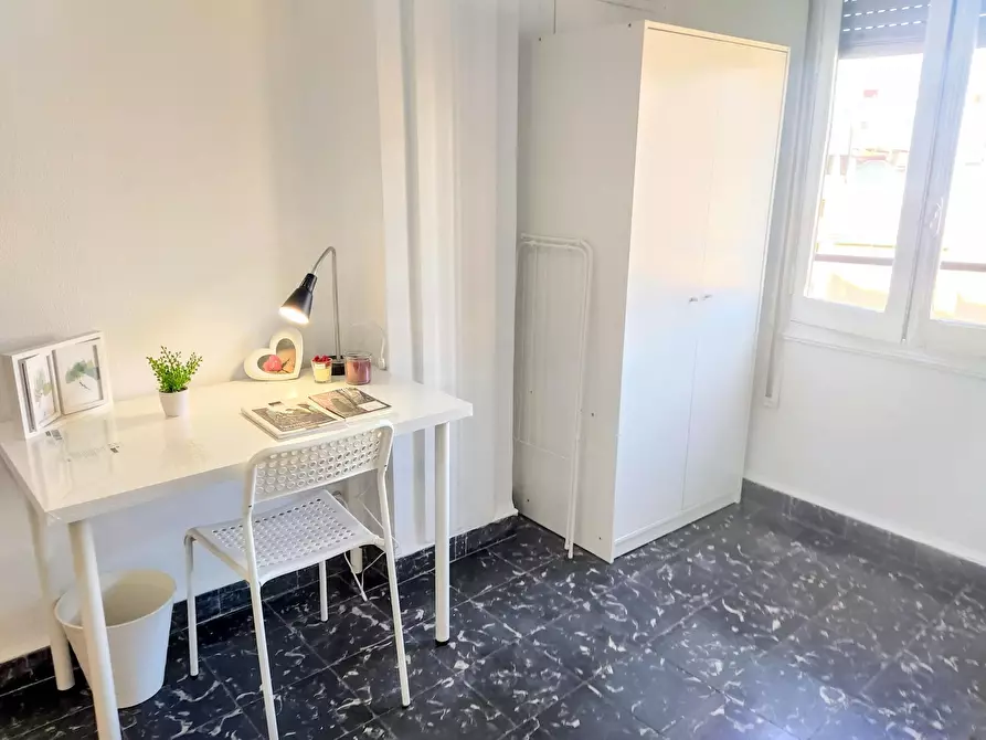 Immagine 3 di Camera in affitto  in Carrer Conca a Valencia