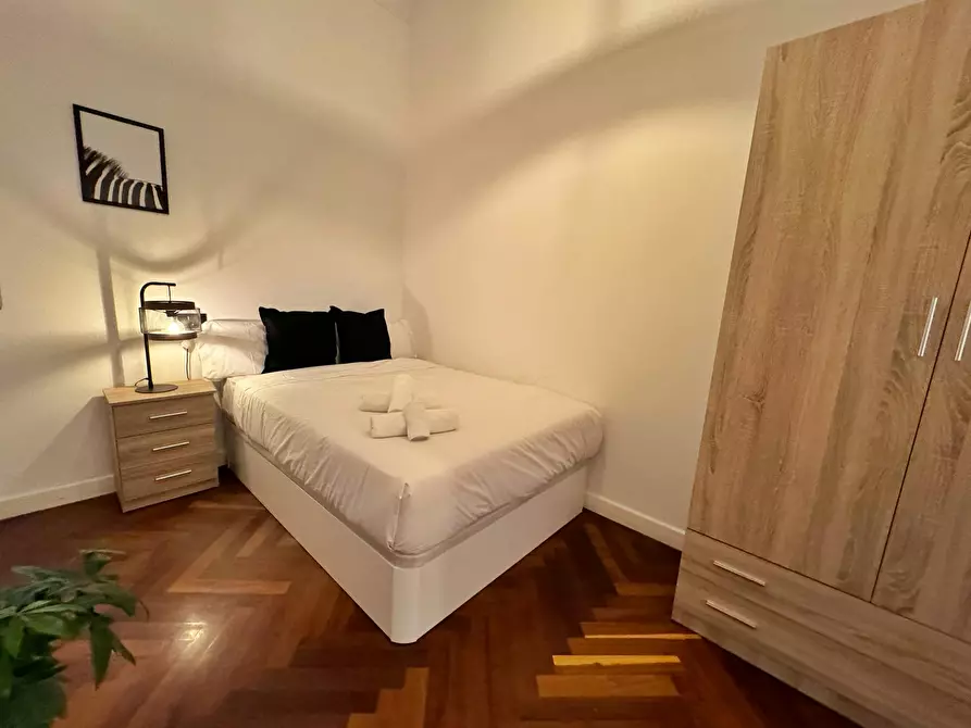 Immagine 6 di Camera in affitto  in Carrer de Pau Claris a Barcelona