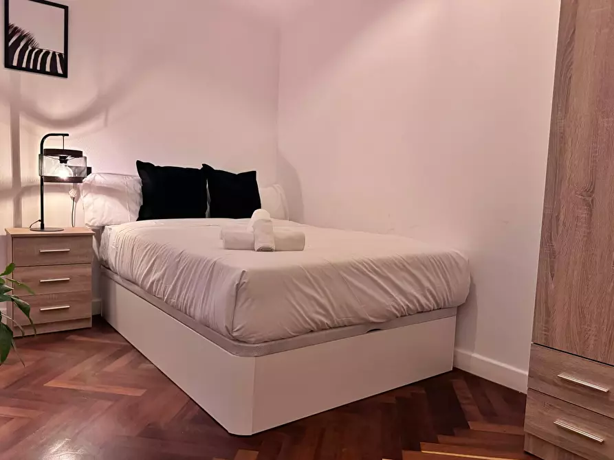 Immagine 7 di Camera in affitto  in Carrer de Pau Claris a Barcelona