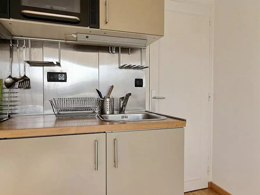 Immagine 9 di Appartamento in affitto  in Rue de la Pompe a Paris 16