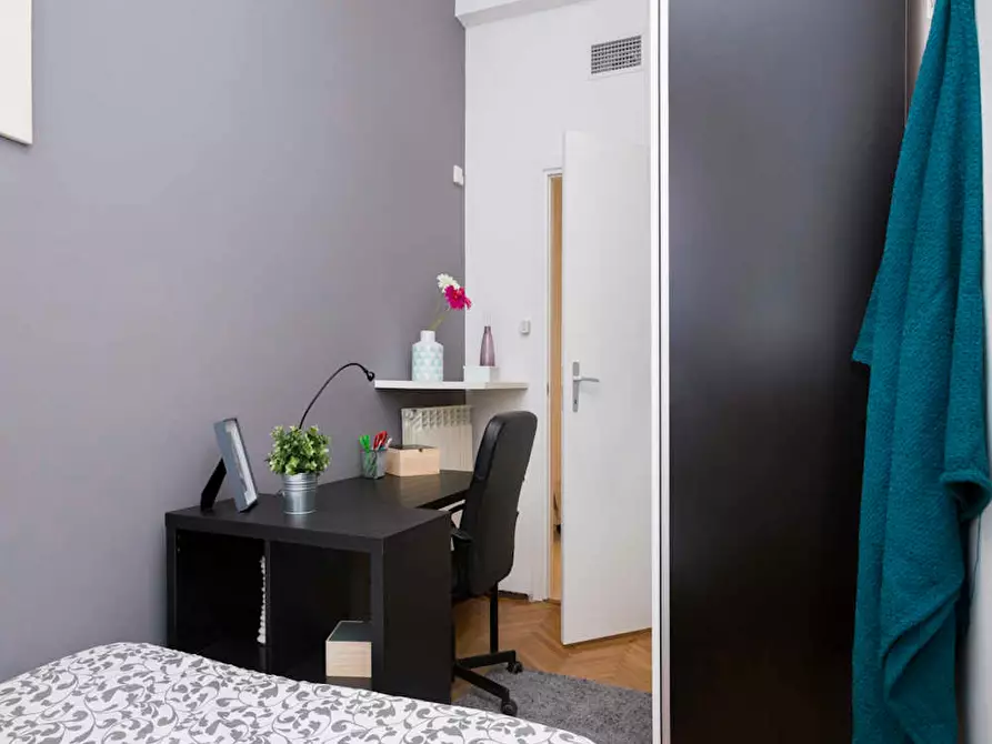 Immagine 5 di Camera in affitto  in Via Caminadella a Milano