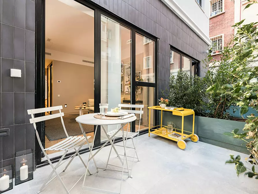 Immagine 6 di Appartamento in affitto  in Calle de Colomer a Madrid