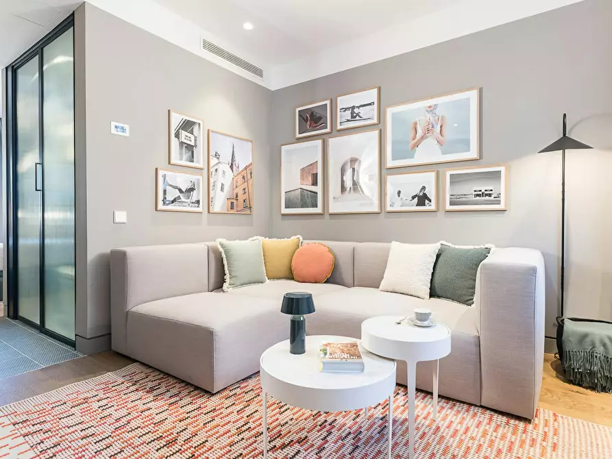Immagine 6 di Appartamento in affitto  in Calle de Colomer a Madrid